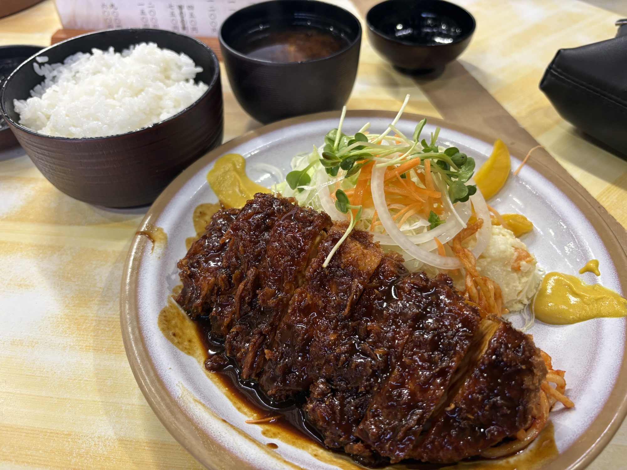 シャボン玉ショー帰りに食べた味噌カツ