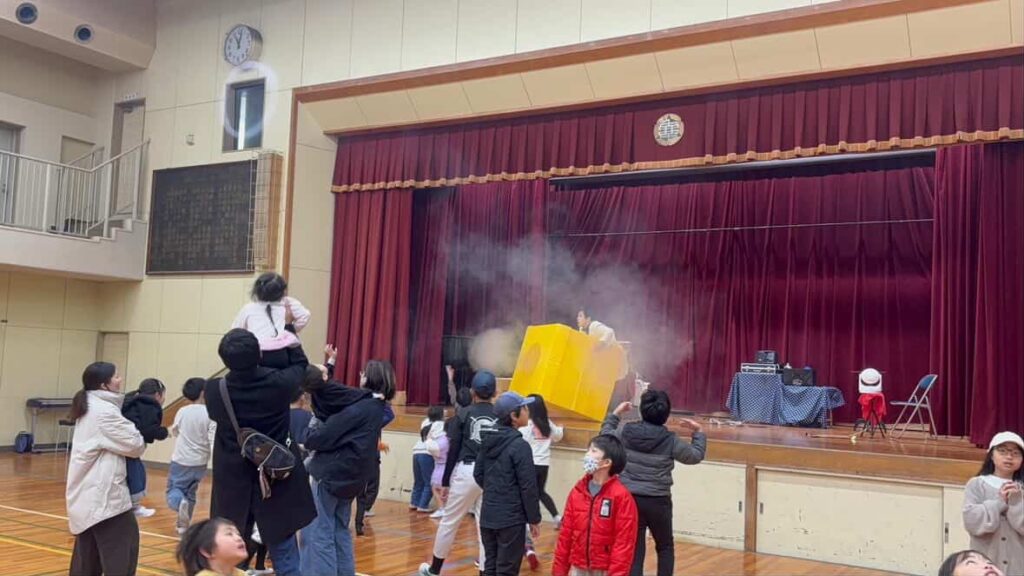 サイエンスショーメインの空気砲