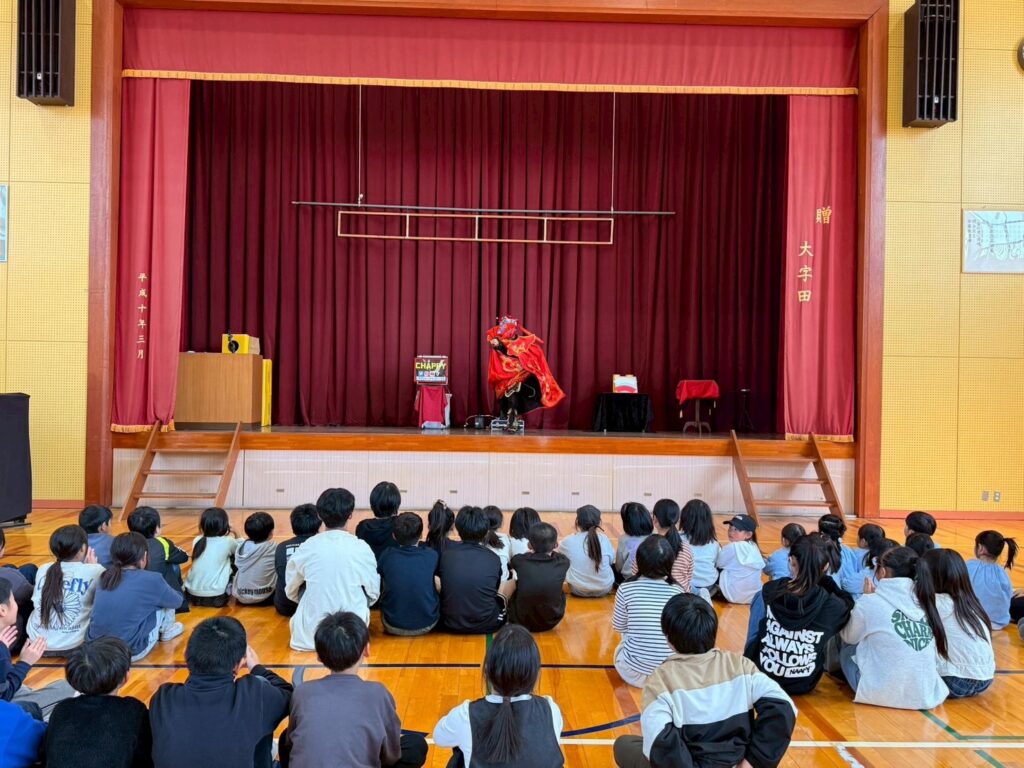 お別れ会にて中国伝統芸の変面