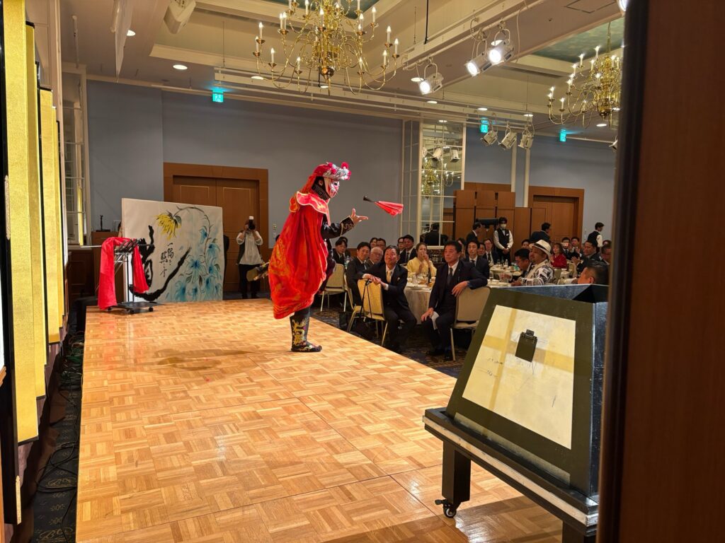 滋賀県での中国伝統芸変面ショー